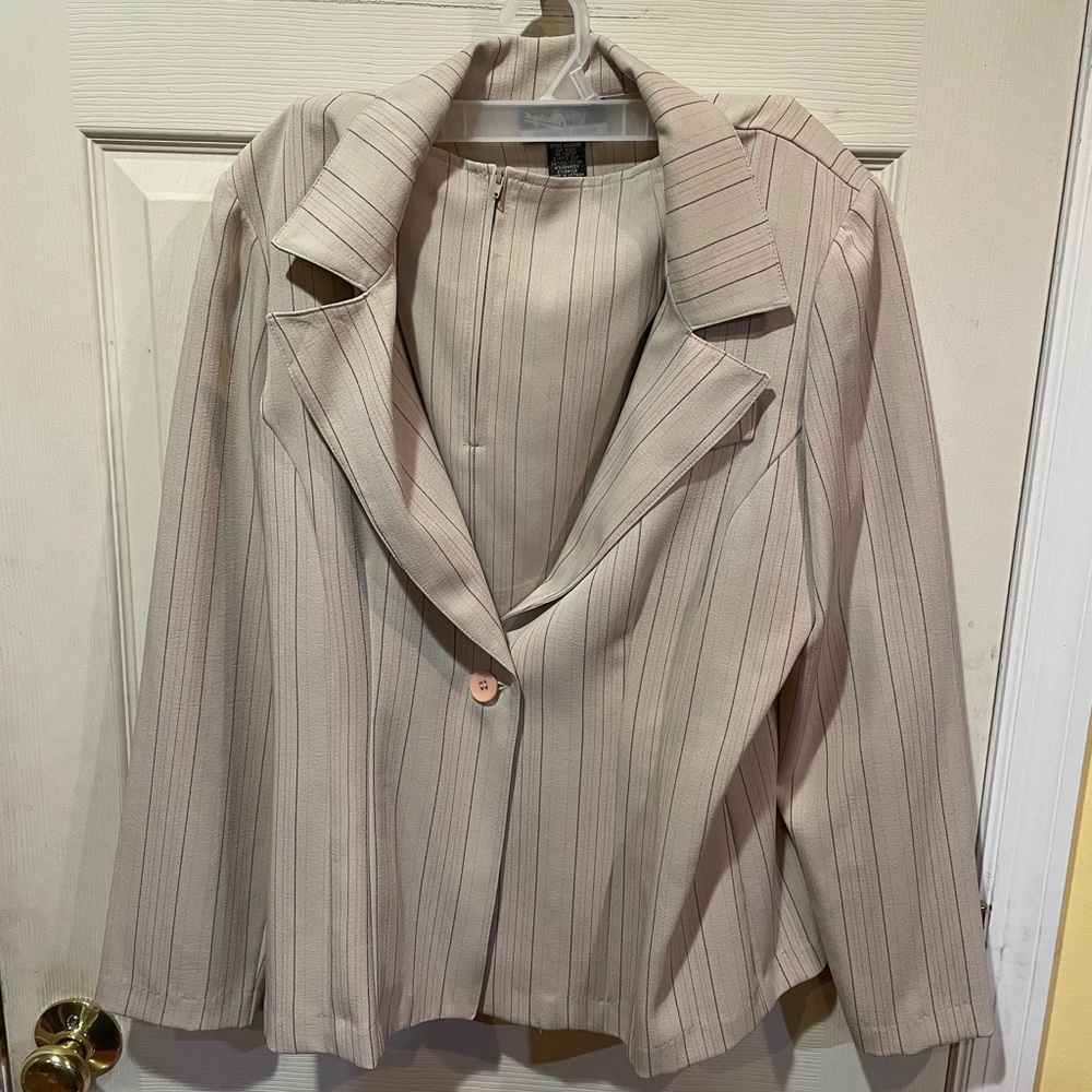 2 pc suit size 10